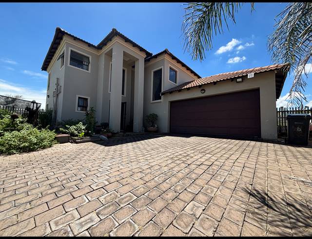 3 BEDROOM HOUSE FOR SALE IN SONNEVELD